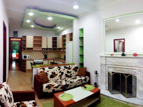 Апартаменты UKR Apartments