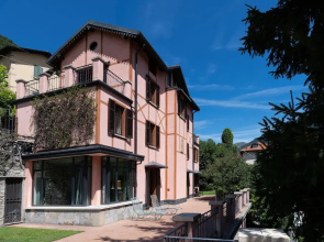 Pink Villa