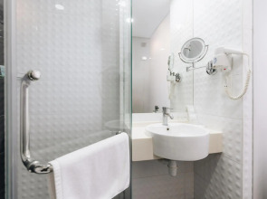 Santa Grand Hotel East Coast, a NuVe Group Collection