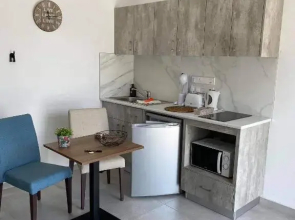 ElleNapa Apts & Studios