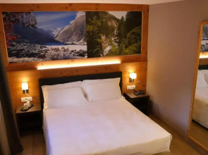 Dada Mountain Hotel