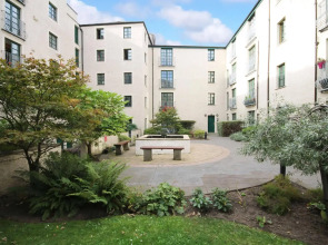 Tony Asga Apartments - Coady Apartment