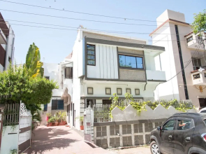 OYO 13225 Home Cozy Stay Bhupalpura