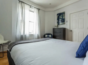 Posh Mile End Suites by Sonder