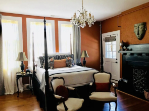 Clevedale Historic Inn and Gardens