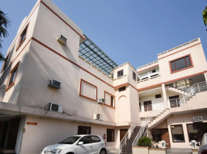 OYO 9727 Hotel Welcome Inn 2