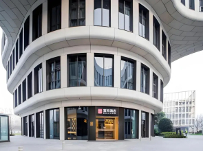 Echarm Hotel (Shanghai Hongqiao Hub National Exhibition Center)