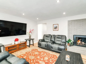 2 Mi to Beach: Home w/ Patio in Del Rey Oaks!