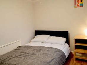 Spacious and Light 3 Bedroom Flat in Scenic Canonmills