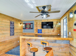Pet-friendly Buena Vista Home w/ Yard & Hot Tub!