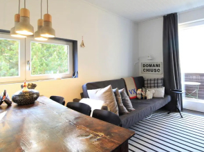 Iris Top 3 Design Apartment