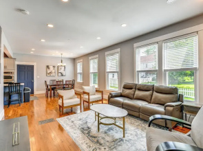 Pet-friendly Lancaster Home 13 Mi to Dtwn Buffalo