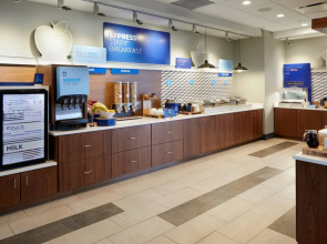 Holiday Inn Express & Suites-Cincinnati North - Liberty Way by IHG