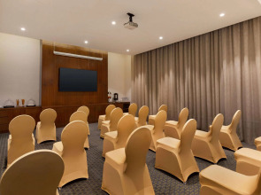 Отель Ramada by Wyndham Dubai Barsha Heights