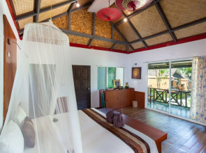 Phi Phi Long Beach Resort & Villa