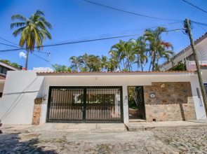 Quinta Delfin 3 BR by Casago