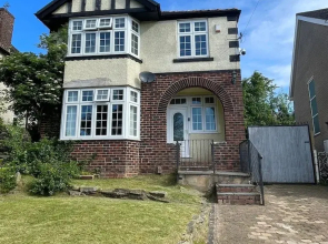 Charming 4-bed House in Sheffield