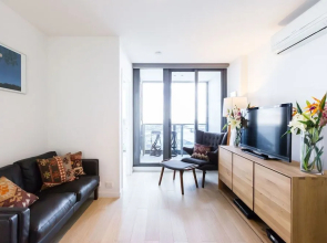 EVA, 1BDR Melbourne Apartment