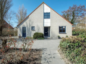 Holiday Home by Beach in Ooghduyne