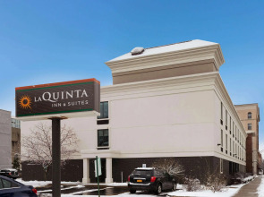 La Quinta Inn & Suites by Wyndham Jamestown