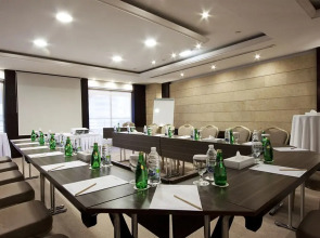 Отель Grand Belle Vue 