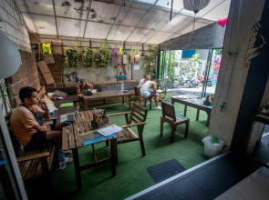 Bodega Party City Center Bangkok - Hostel