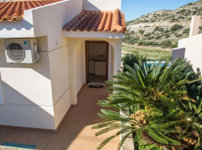 Holiday villa SUNJOY 100m. from the beach.