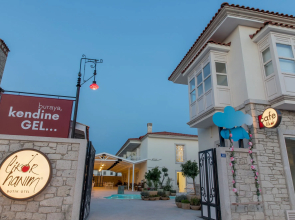 The Local House Alaçatı