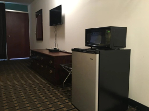 Marion Gray Plaza Motel