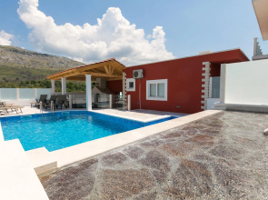 House of Oz with Private Swimming Pool