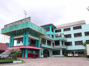 OYO 742 Mona Plaza Hotel
