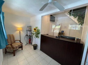 Beach Motel & Suites