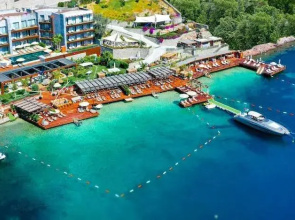 Serafina Mare Deluxe Residence