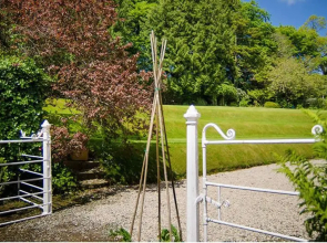 Nutgrove House Luxury B&B