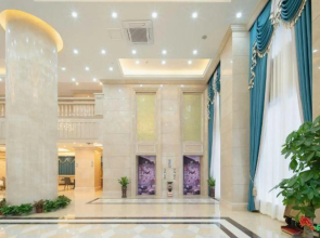 Berman Hotel (Huidong honghaiwan store)