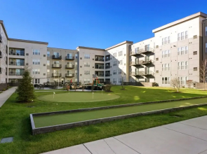 Bright Stylish 2BR Apt in Oak Brook