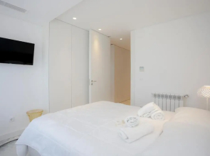 Sea Side Luxury Apartment