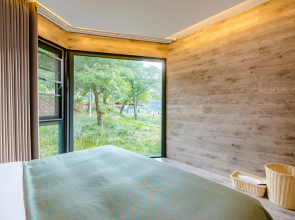 Trip.com Group Country Retreats (Henan Anyang Linzhou Shibanyan)
