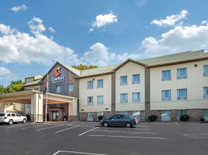 Comfort Inn & Suites Cincinnati Uptown Clifton