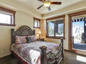 Lakota Reserve 6 Bedroom Holiday Home by Winter Park Lodging Company