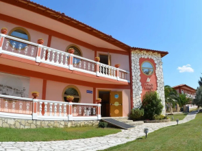 Petros Italos Bed & Breakfast