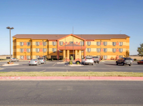 Quality Inn & Suites MidAmerica Industrial Park Area