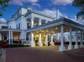 Historic Boone Tavern Hotel and Restaurant