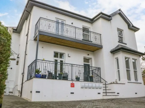 Apartment 4 10 Somers Court