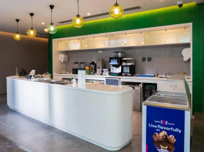 Al Khoory Sky Garden Hotel