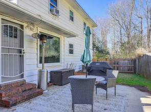 10 Mi to Downtown Macon: Family Home w/ Patio!