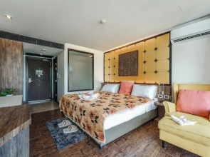 1BR Near Kata Beach Kids Pool C184