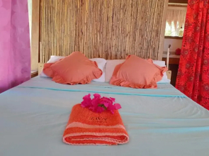Lonnoc Beach Bungalows