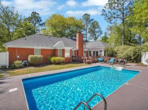 Market District Pool House