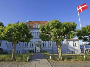 Sixtus Sinatur Hotel og Konference